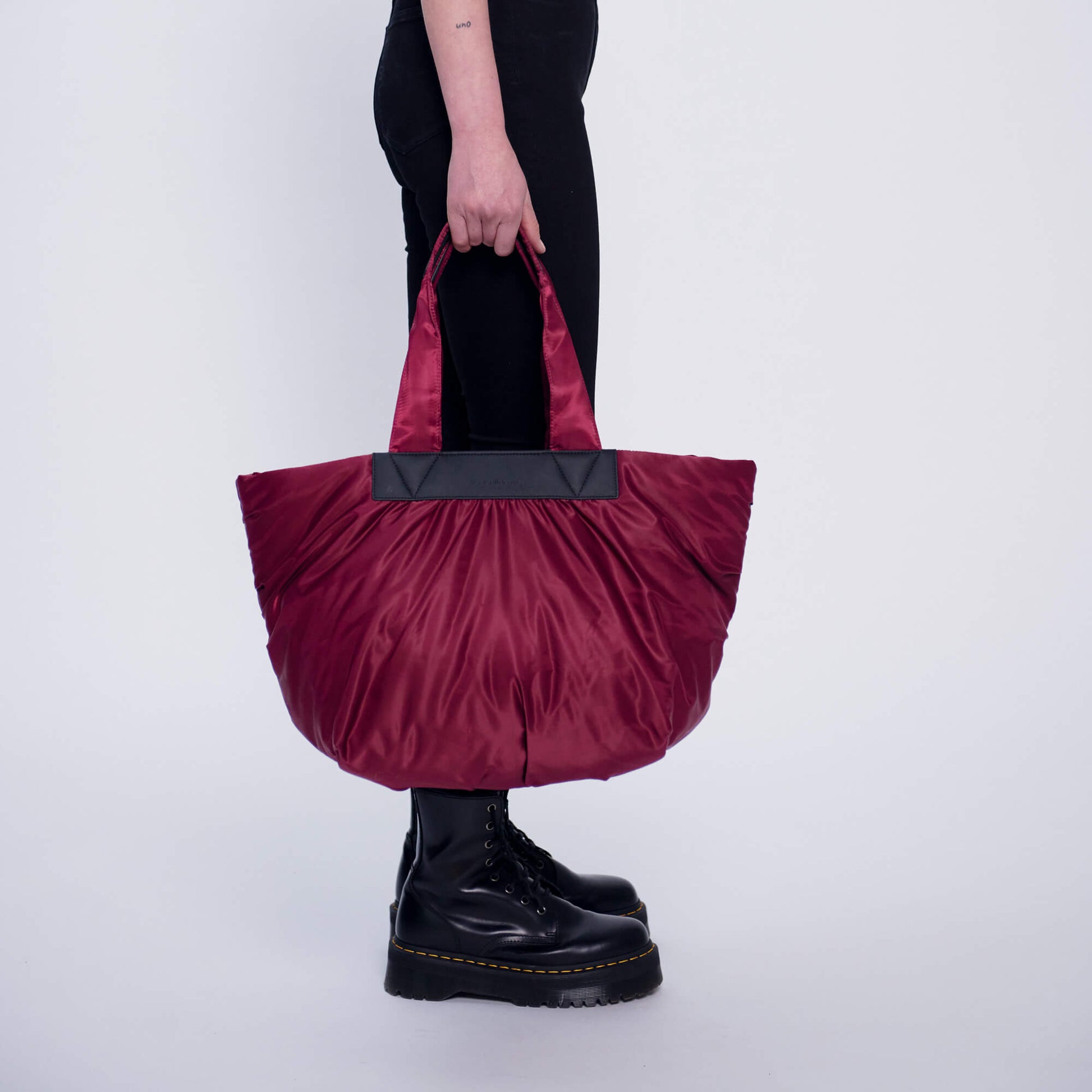 medium / oxblood