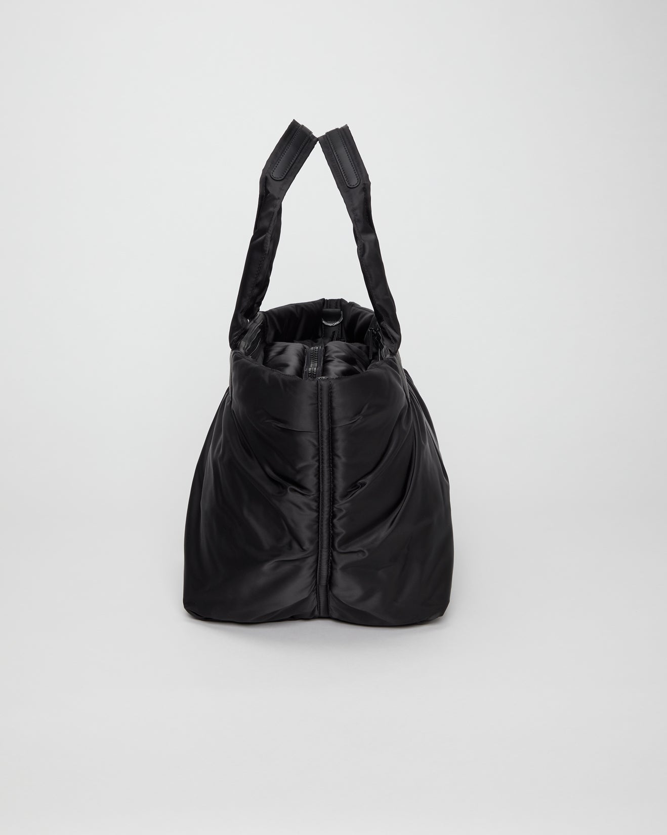 medium / black