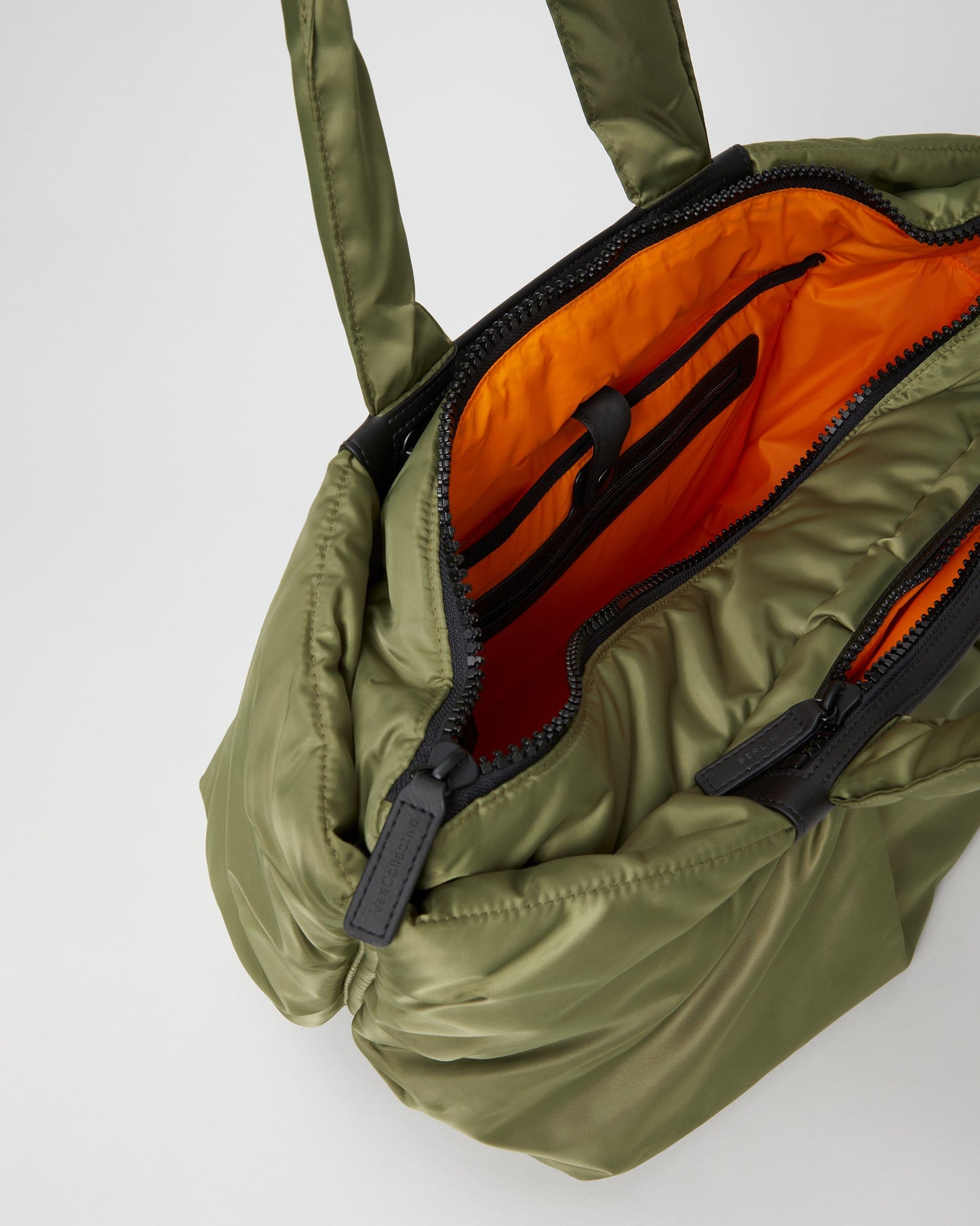 medium / olive