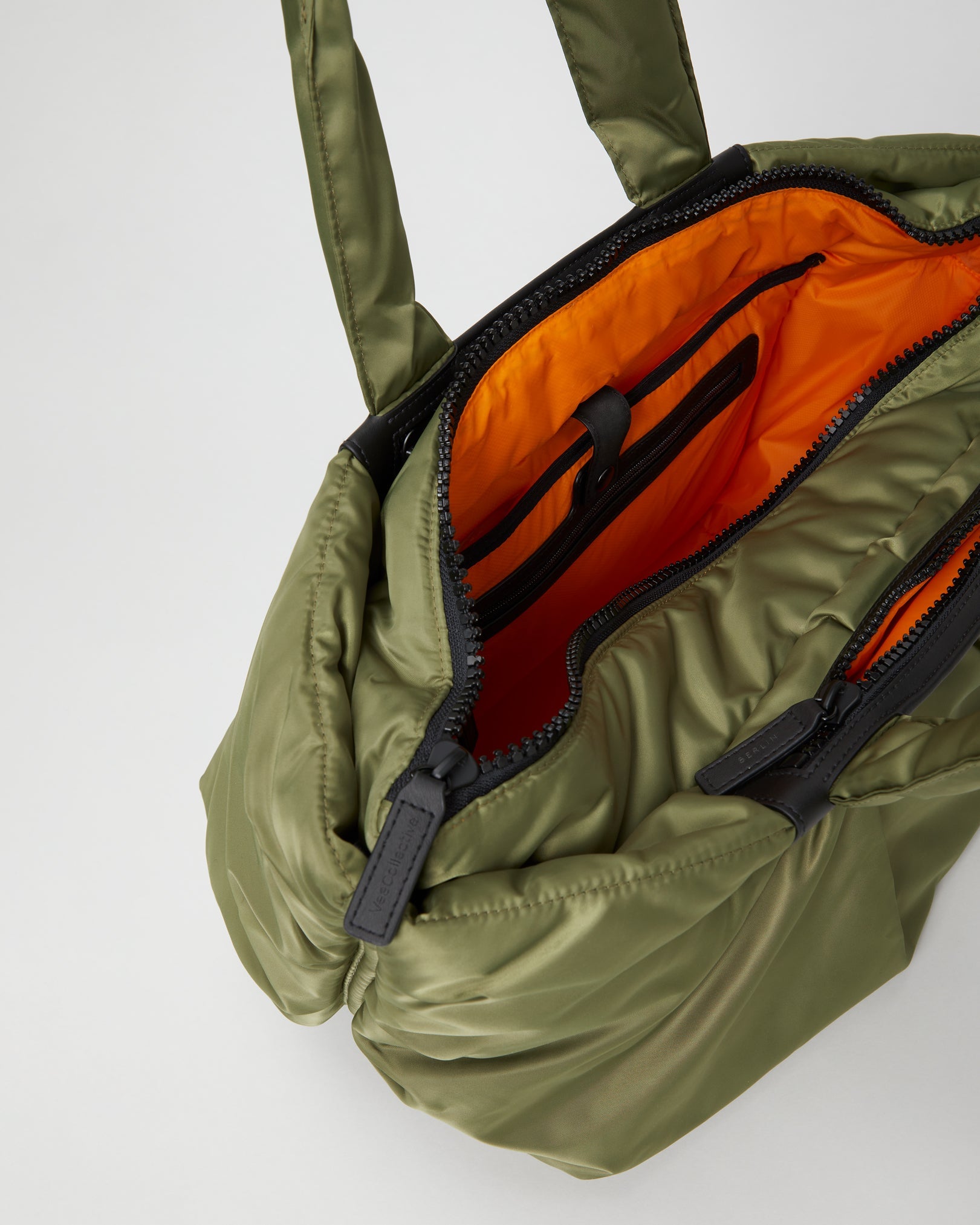 medium / olive