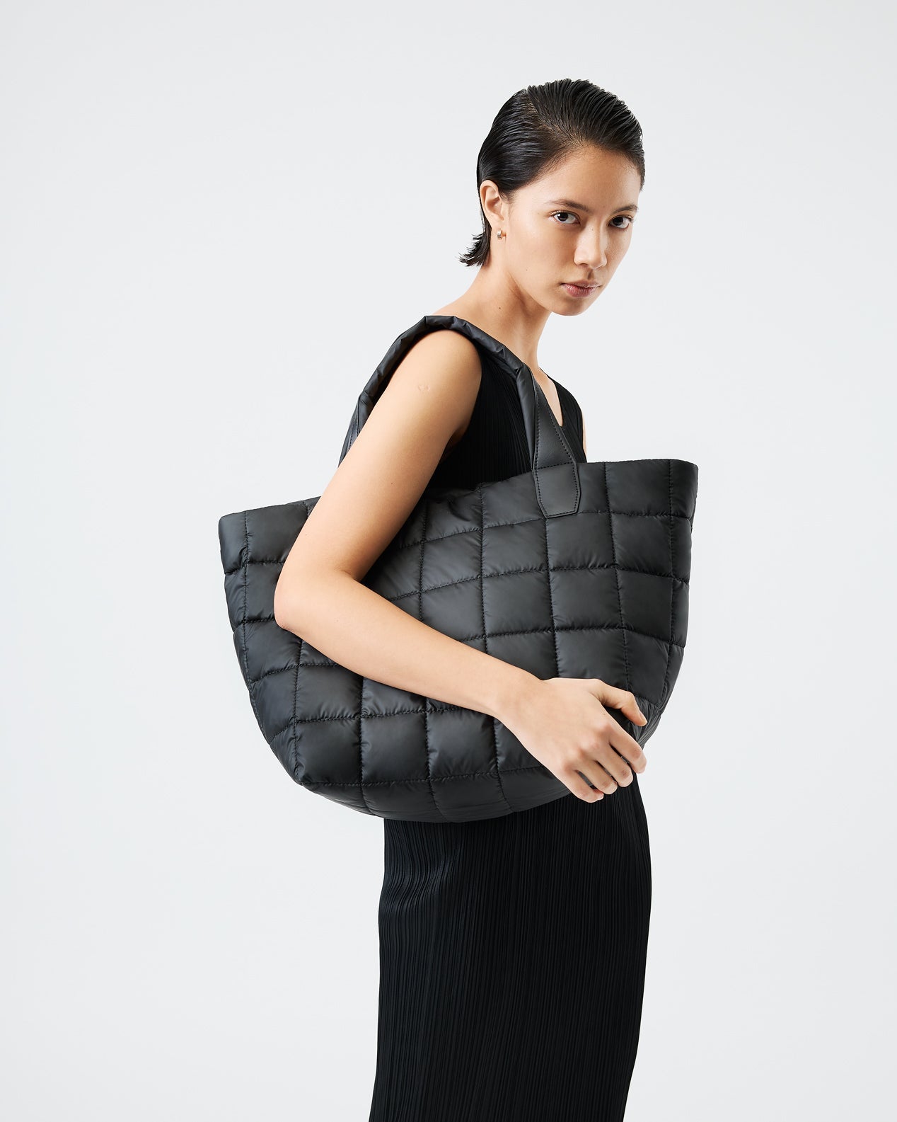 medium / matt black