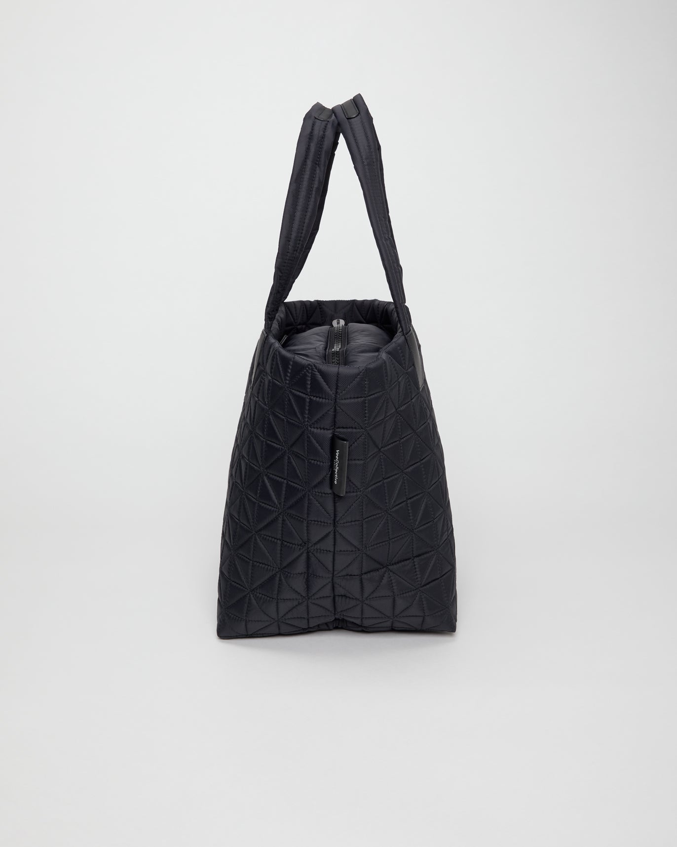 medium / black