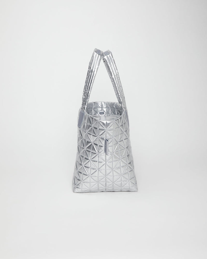 medium / chrome metallic