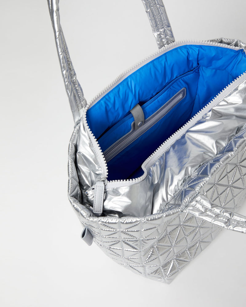 medium / chrome metallic