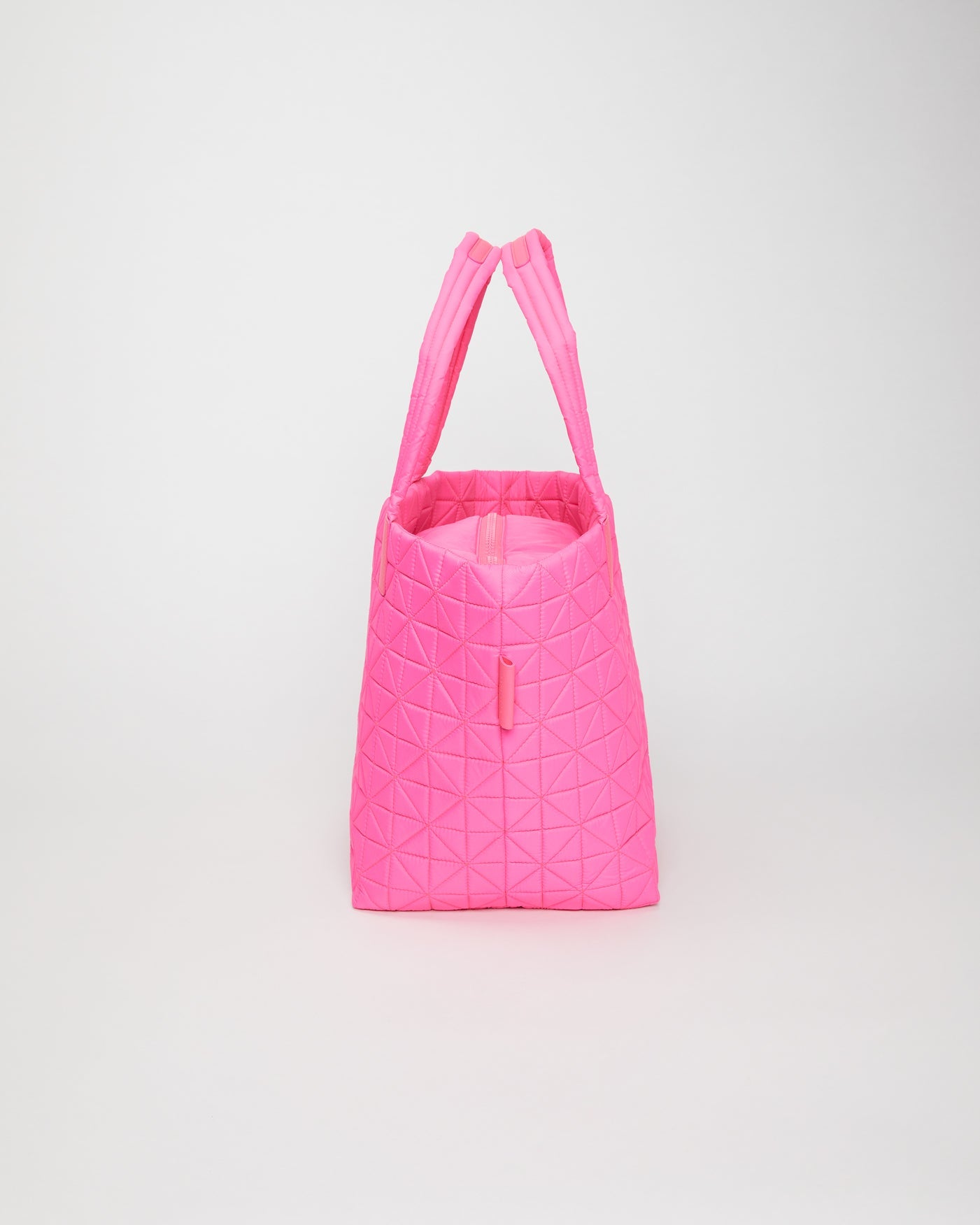 medium / neon pink