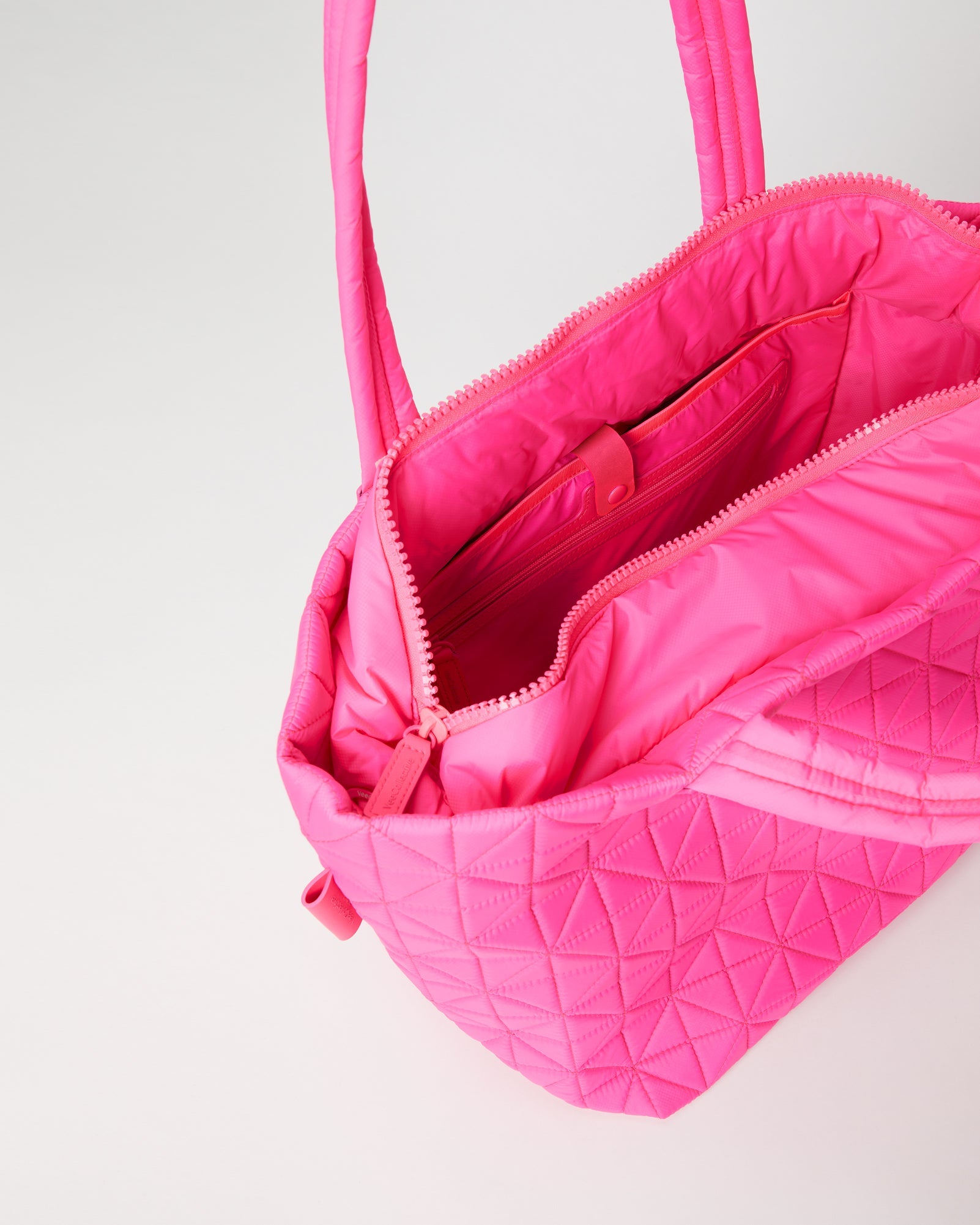 medium / neon pink