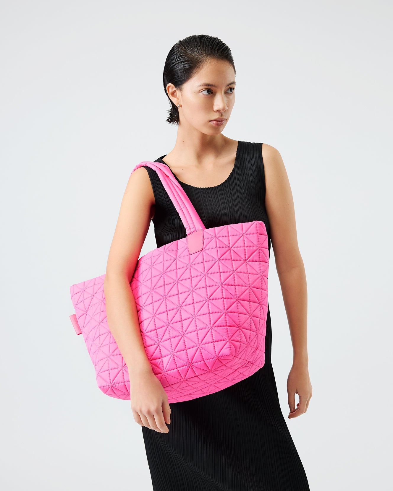 medium / neon pink