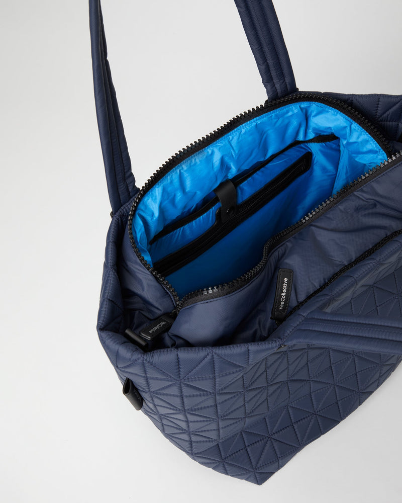 medium / midnight blue